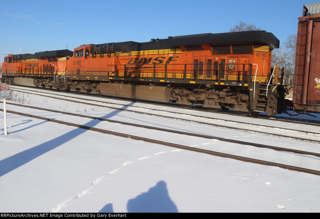 BNSF 6660 & 8190